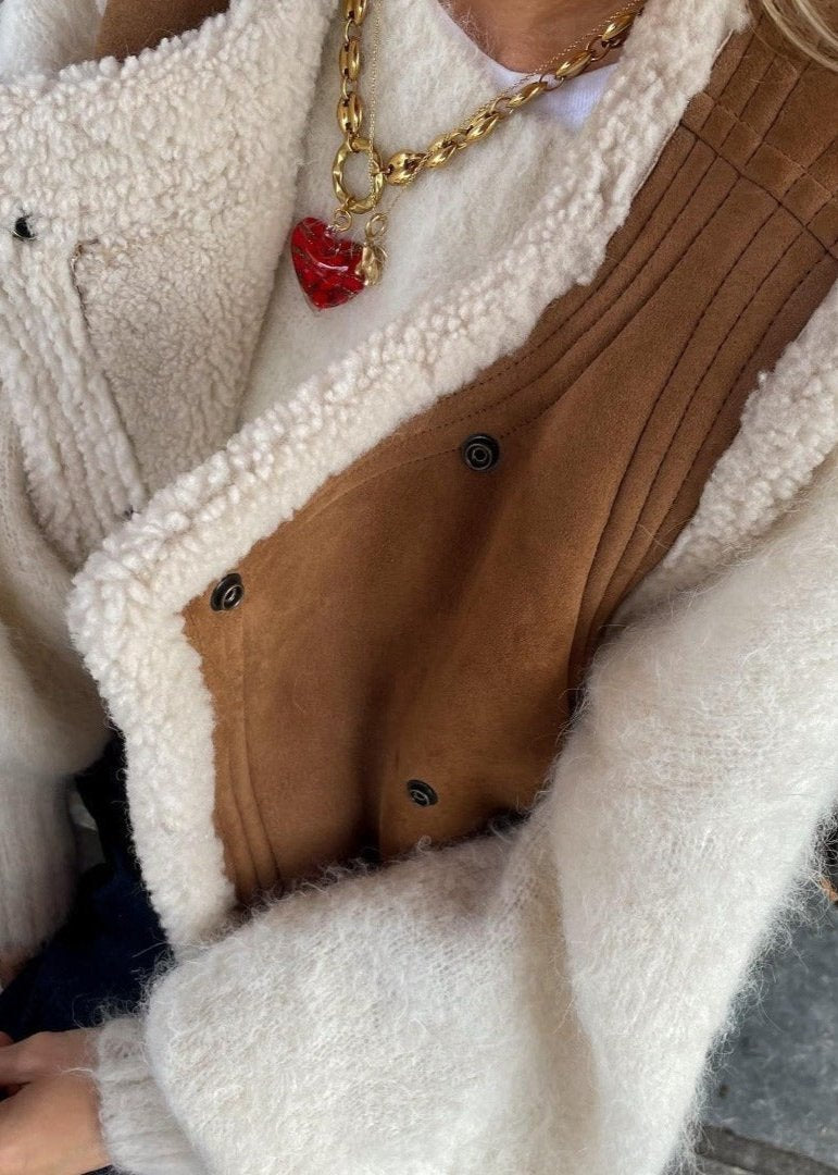 Cozy Kuzu Yünü Detaylı Yelek