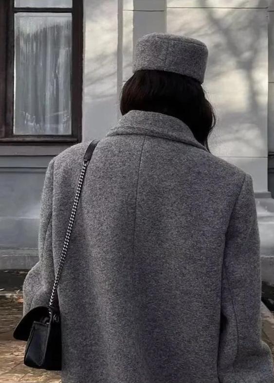 Zamansız Düğmeli Uzun Yün Kaban