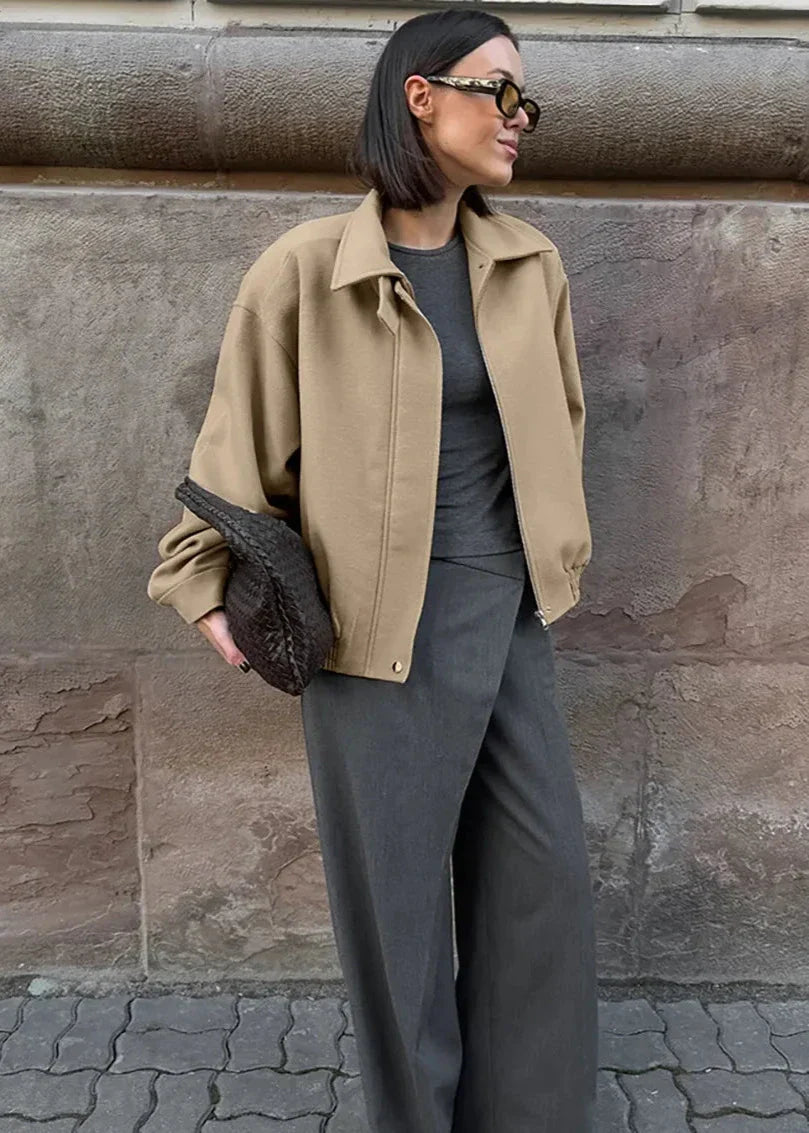 Retro Elegance Yün Yaka Kaban – Zamansız Konfor