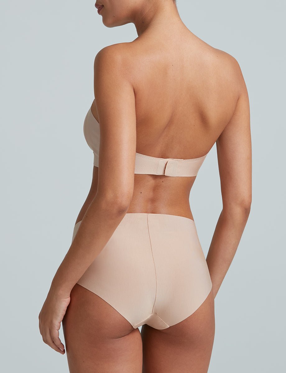 Straplez Bralet Ve Erkek Şortu
