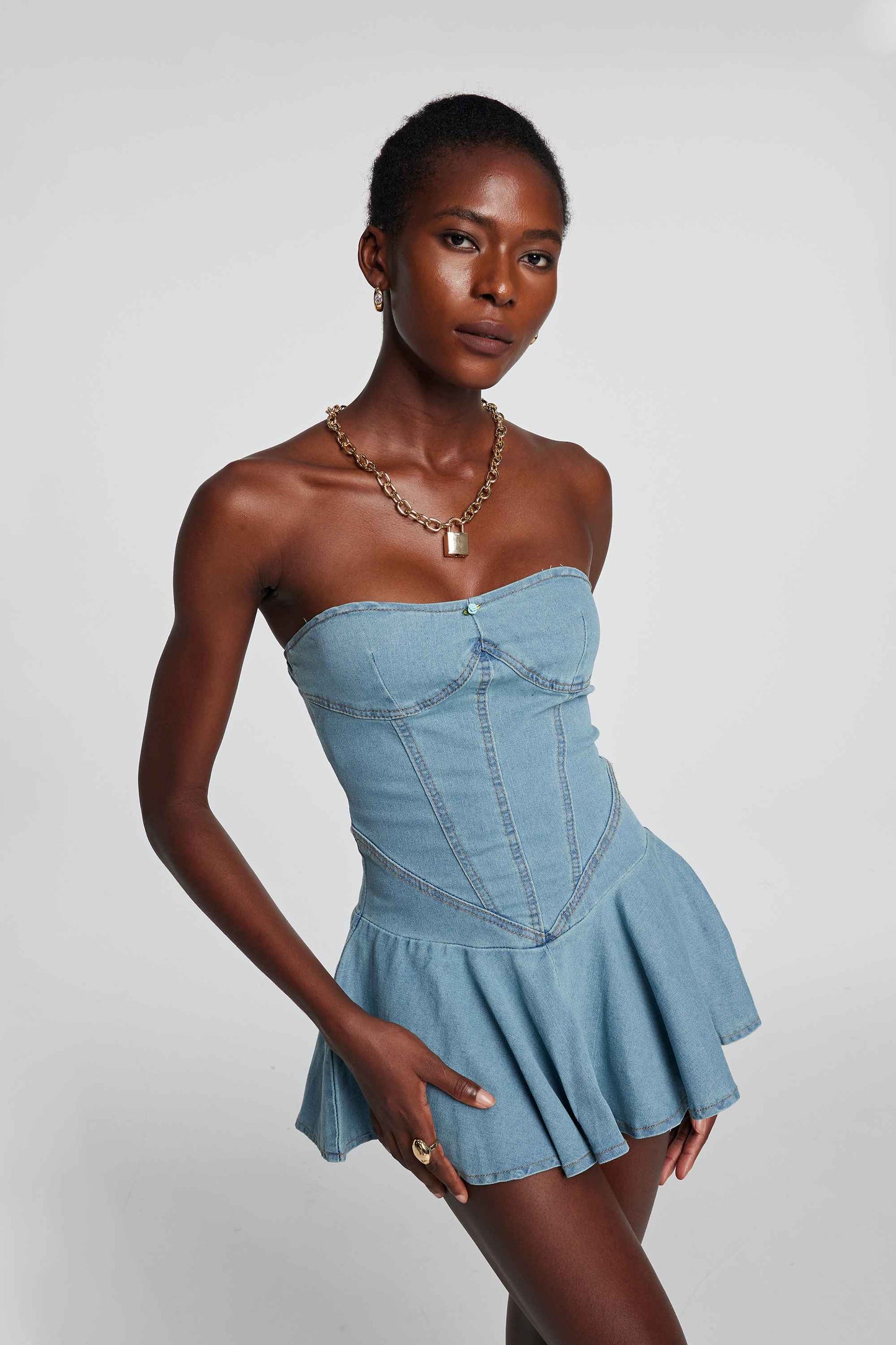 Esila Elbise