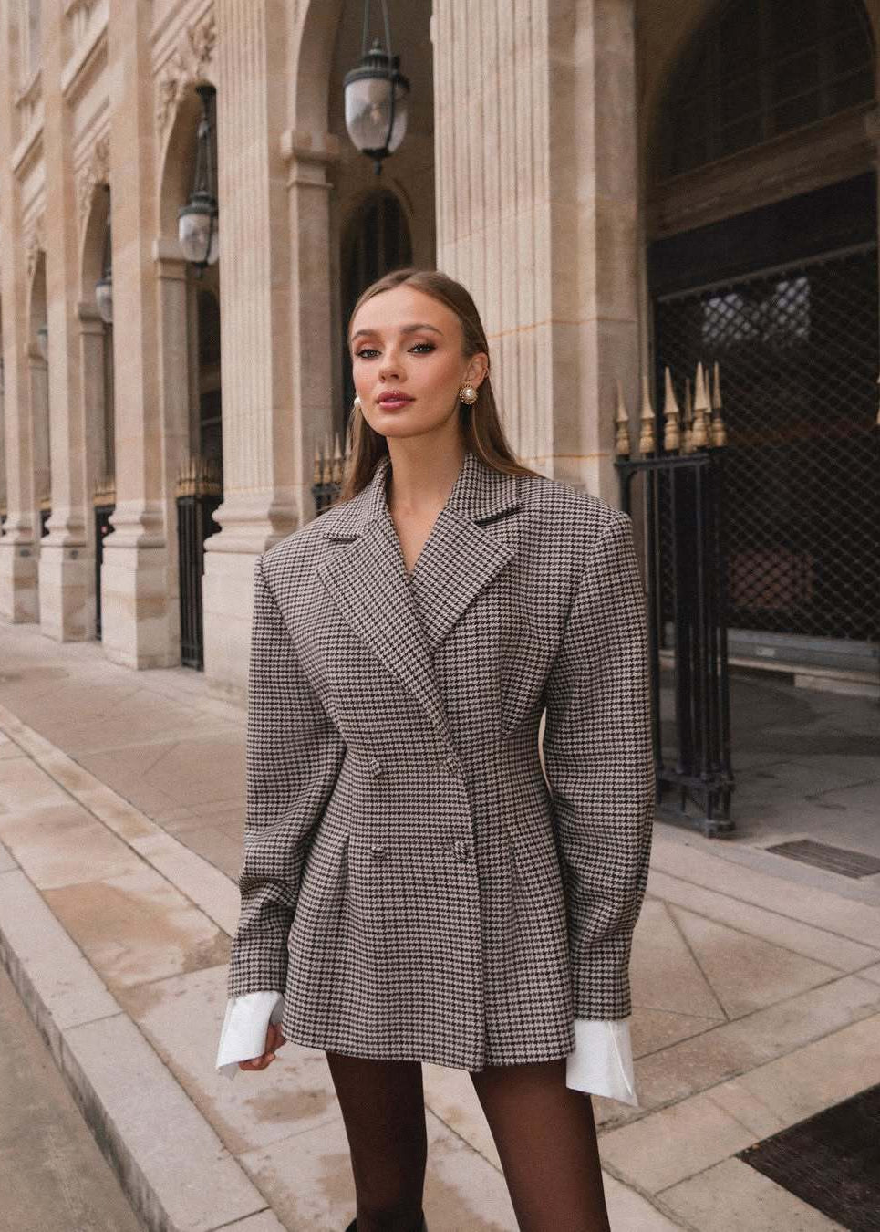 Balıksırtı Blazer Mini Elbise – Zamansız Power Dressing