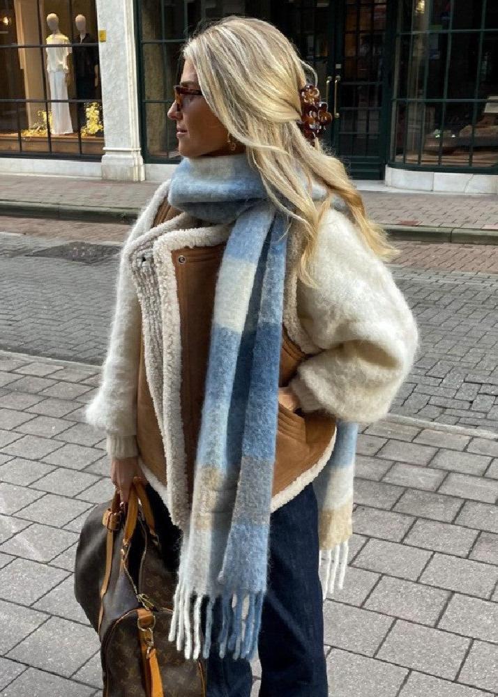 Cozy Kuzu Yünü Detaylı Yelek
